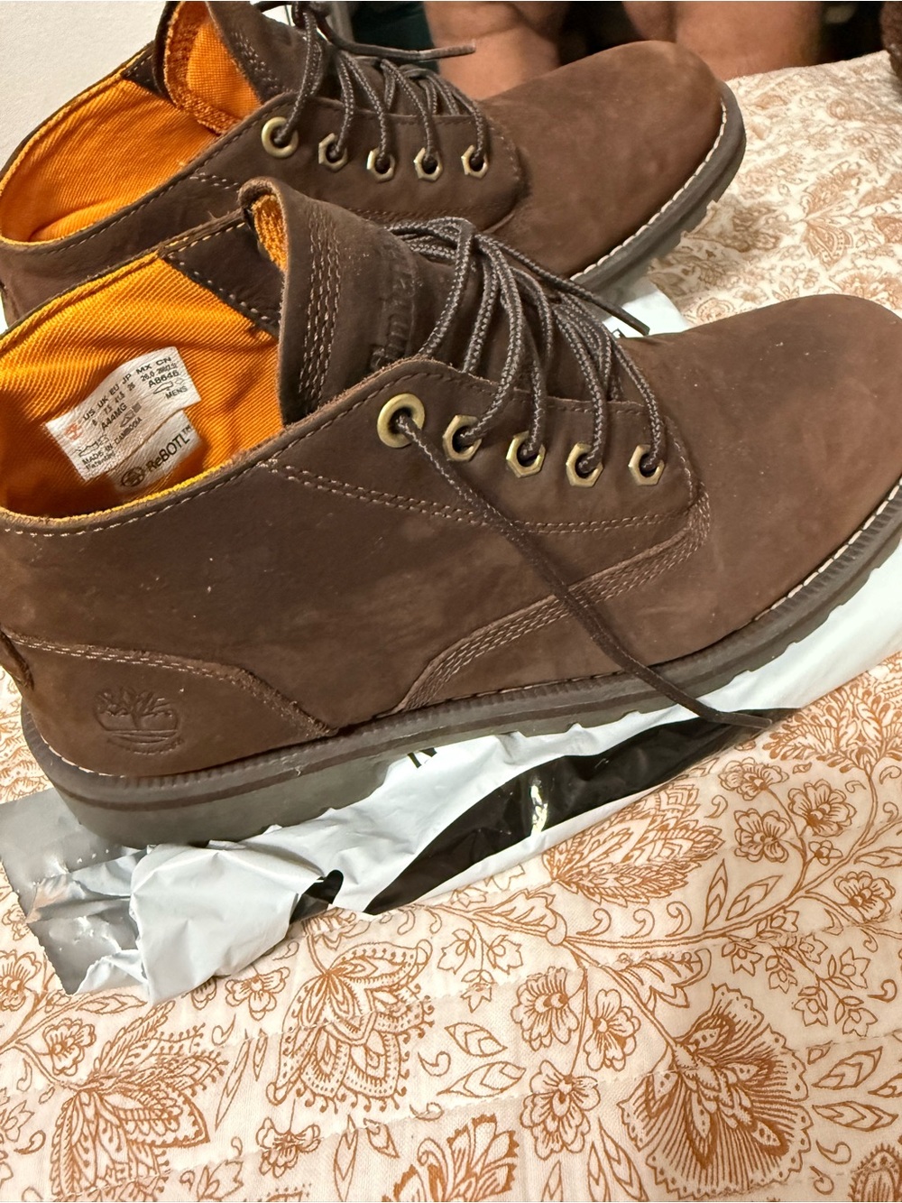 Timberland Brown Suede Men’s Chukka Boots with Orange Lining
